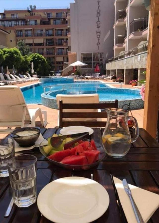 Tropics Hotel Sveti Vlas Dış mekan fotoğraf