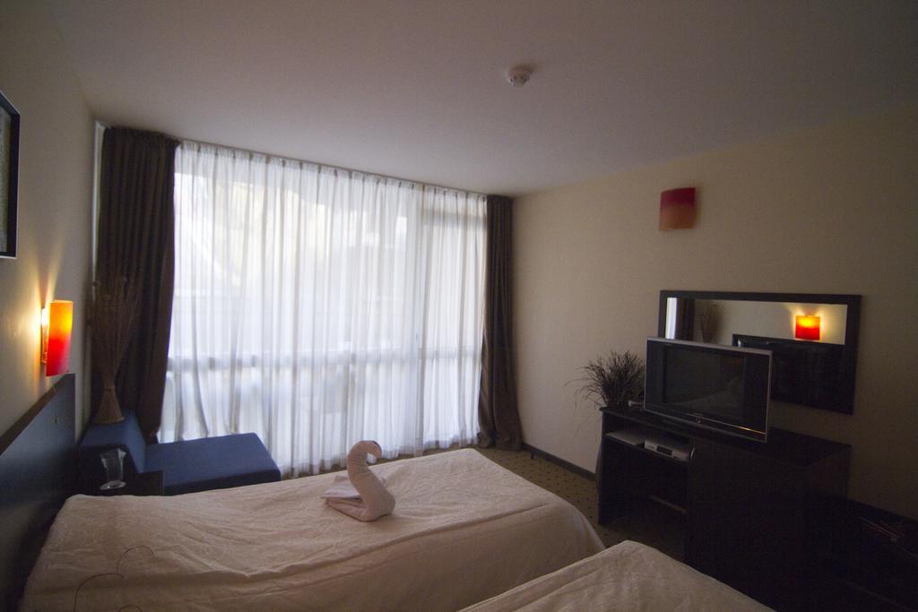 Tropics Hotel Sveti Vlas Dış mekan fotoğraf