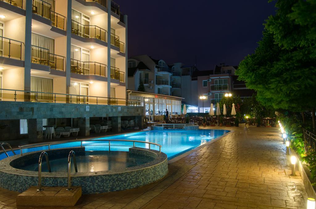 Tropics Hotel Sveti Vlas Dış mekan fotoğraf