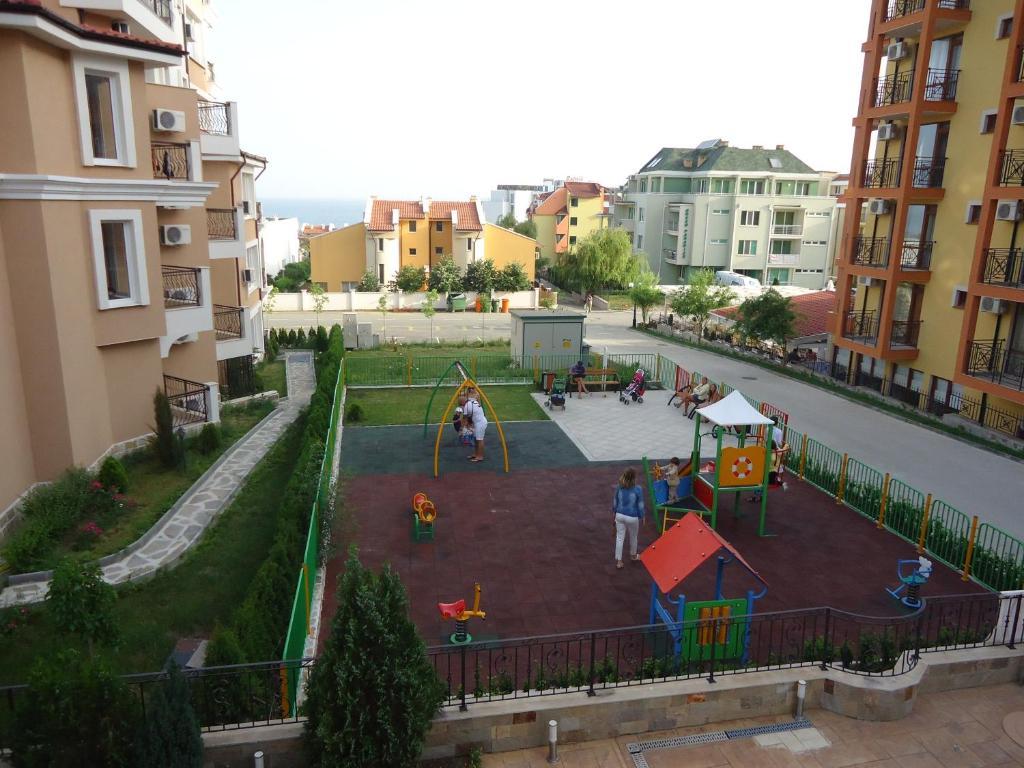 Tropics Hotel Sveti Vlas Dış mekan fotoğraf