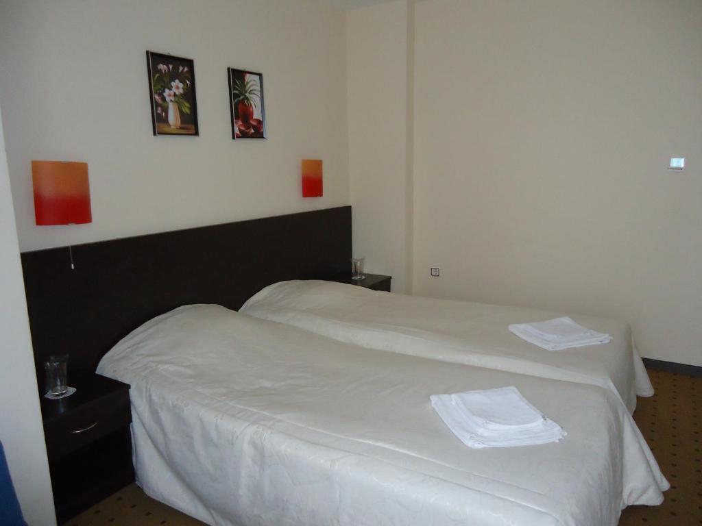 Tropics Hotel Sveti Vlas Oda fotoğraf